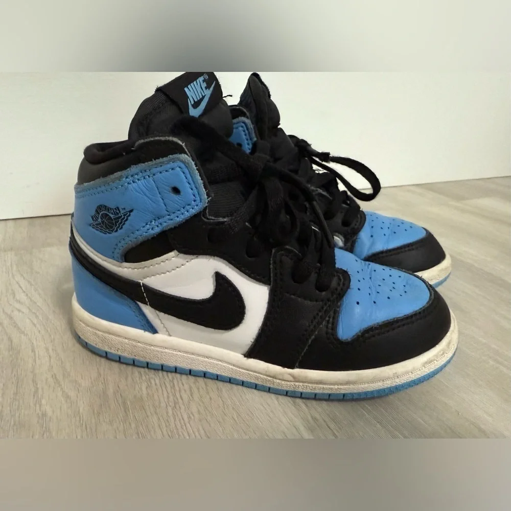 Kids Jordan 1 High OG Sky Blue Black White Sneakers Toddler Size 8.5‎